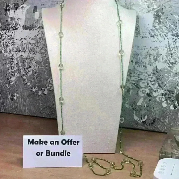 Vintage Green Seed Bead and Clear Faceted Crystals - Picture 4 of 5